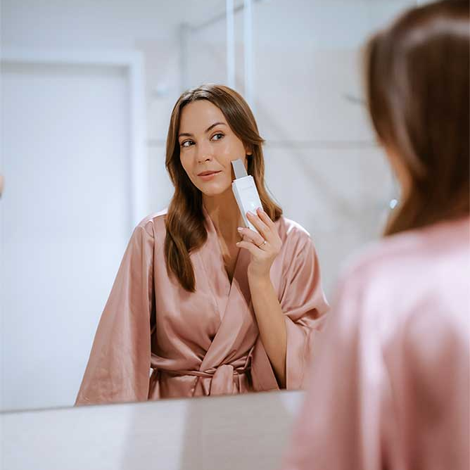 Ultrasonic Facial Skin Scrubber